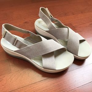 clarks arla kaydin wedge sandal